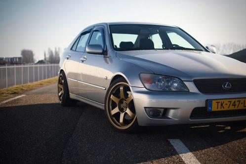 Lexus IS 200 2.0 AUT 2004 Grijs, Auto's, Lexus, Particulier, IS, Benzine, G, Sedan, Automaat, Geïmporteerd, Zilver of Grijs, Zwart