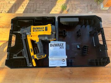 Dewalt DGN845N-XJ 18V Accu C6 betontacker op gas - Gastacker beschikbaar voor biedingen