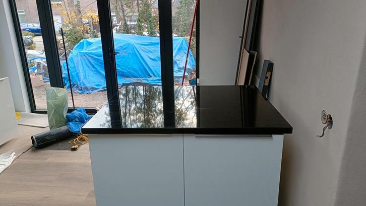 Keukeneiland met zwart blad, Huis en Inrichting, Keuken | Keukenelementen, Zo goed als nieuw, Minder dan 100 cm, Minder dan 50 cm