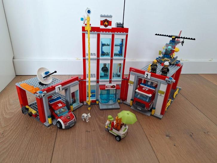 Lego City 60110 Brandweerkazerne - Complete Set, Kinderen en Baby's, Speelgoed | Duplo en Lego, Gebruikt, Lego, Complete set, Ophalen of Verzenden