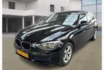 BMW 1-Serie 114i 102PK 2014 Zwart APK: 29-10-2026, Auto's, BMW, 1-Serie, 65 €/maand, Achterwielaandrijving, 4 cilinders