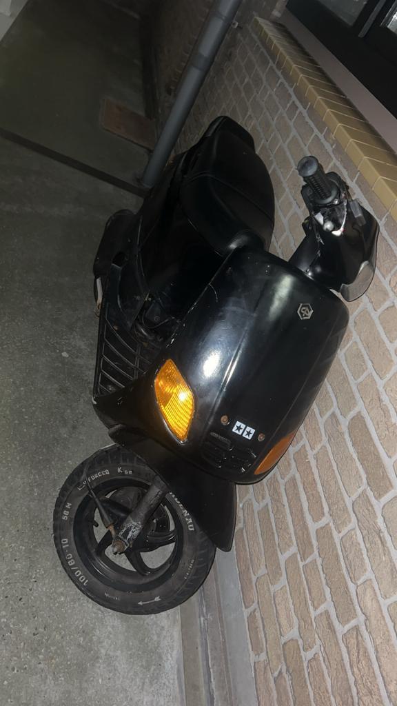 type 3 125cc, Fietsen en Brommers, Scooters | Piaggio, Zo goed als nieuw, Overige modellen, Benzine, Ophalen of Verzenden
