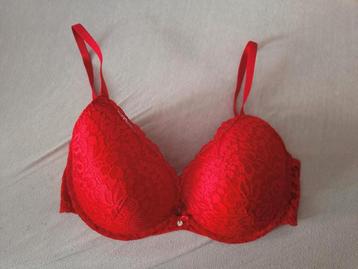 Nieuwe rode push up BH Hunkemöller 85D beschikbaar voor biedingen