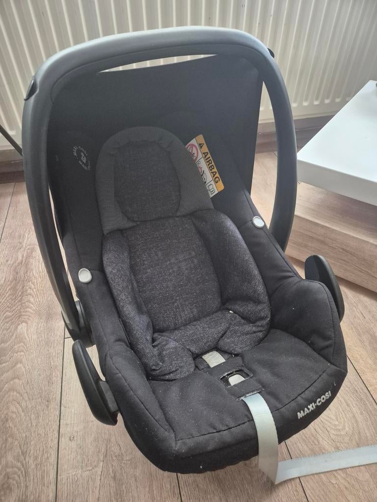 Maxi Cosi Rock met stoelverkleiner - Autostoel, Ophalen, Autogordel of Isofix, Zijbescherming, Zo goed als nieuw