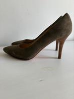 Grijs-groen suède pumps van Unisa maat 38 zgan, Pumps, Ophalen of Verzenden, Zo goed als nieuw, Unisa