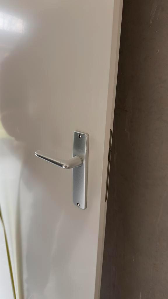 Svedex Opdekdeur 95x232cm incl kozijn - Links Scharnierend, Doe-het-zelf en Verbouw, Deuren en Horren, Zo goed als nieuw, Binnendeur