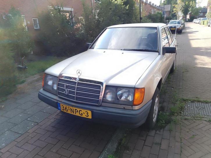Mercedes-Benz Mercedes 1985 Grijs, Auto's, Mercedes-Benz, Particulier, 200-Serie, Centrale vergrendeling, Elektrische buitenspiegels