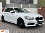 BMW 1-serie 118i Essential/AIRCO/CARPLAY/PARKS/APK, Auto's, BMW, Gebruikt, Wit, 650 kg, 3 cilinders