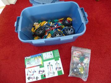 Twee dozen K'nex / Knex om eindeloos te bouwen beschikbaar voor biedingen