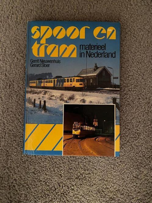 Spoor en Tram materiaal in Nederland, Boeken, Vervoer en Transport, Gelezen, Tram, Ophalen of Verzenden