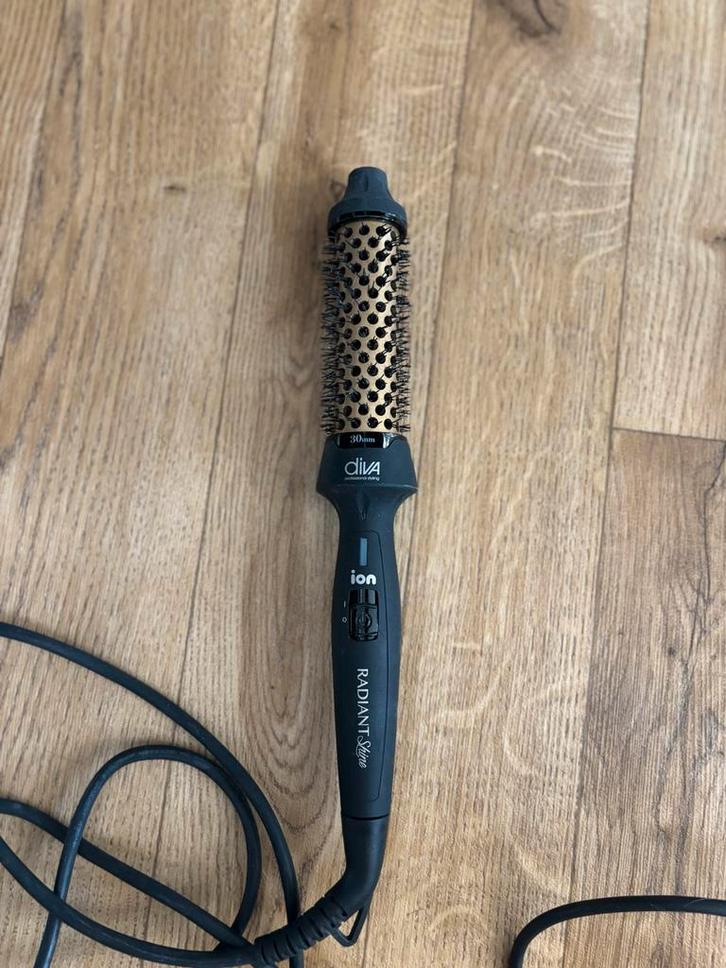 Diva Radiant Shine Warmteborstel 30mm, Sieraden, Tassen en Uiterlijk, Uiterlijk | Haarverzorging, Gebruikt, Kam of Borstel, Ophalen of Verzenden