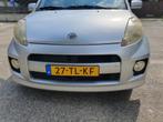 Daihatsu Sirion 1.3 AUT 2006 Grijs, Auto's, Daihatsu, Stof, Zwart, 4 cilinders, 930 kg