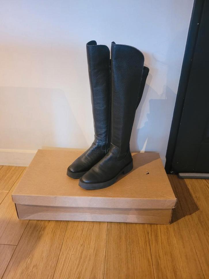 Steve madden laarzen 39 zwart 5x kort gedragen. Leer, Kleding | Dames, Schoenen, Zo goed als nieuw, Hoge laarzen, Zwart, Ophalen of Verzenden