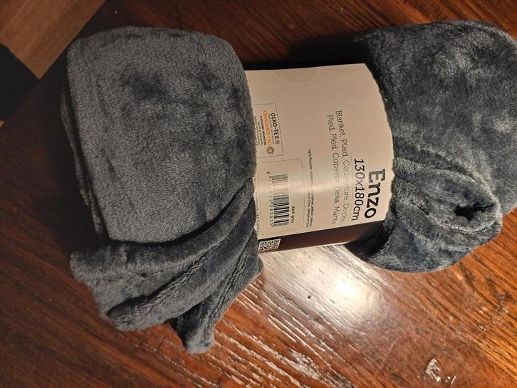 Unique living Enzo plaid, Huis en Inrichting, Woonaccessoires | Plaids en Woondekens, Nieuw, Ophalen of Verzenden