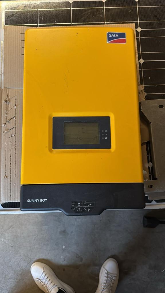 SMA sunny boy 2500W omvormer, Doe-het-zelf en Verbouw, Zonnepanelen en Toebehoren, Gebruikt, Overige typen, 200 wattpiek of meer