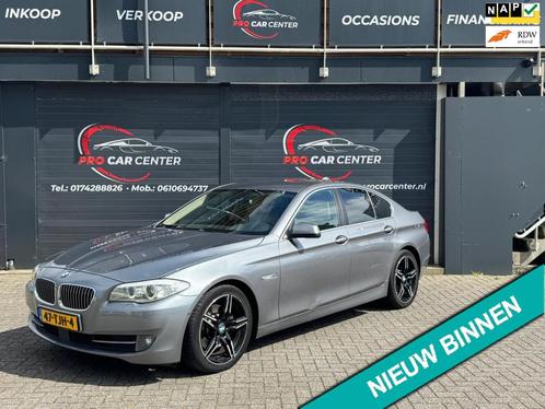 BMW 5-serie 528i High Executive AUT|CLIMATE|KEYLESS|CRUISE|C, Auto's, BMW, Bedrijf, Te koop, 5-Serie, 360° camera, ABS, Achteruitrijcamera
