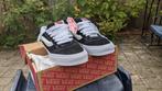 Nieuw! Vans Knu Skool – Maat 40 – Ongebruikt in de doos, Ophalen of Verzenden, Nieuw, Zwart, Sneakers of Gympen