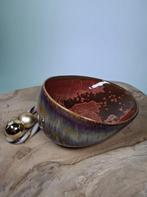 Handgemaakte keramiek schaal Copper Love., Porselein of Keramiek, Schaal, Nieuw, Ophalen of Verzenden