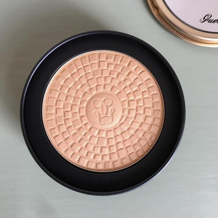 Guerlain Terracotta Goldenland Illuminating Powder 10gr., Sieraden, Tassen en Uiterlijk, Uiterlijk | Cosmetica en Make-up, Nieuw