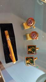 Dasspeld met twee paar manchetknopen oa hertenkop, Sieraden, Tassen en Uiterlijk, Antieke sieraden, Ophalen of Verzenden, Overige materialen