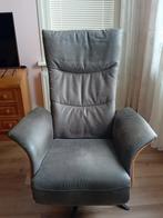 Comfortabele draaifauteuil, Huis en Inrichting, Fauteuils, Ophalen, Minder dan 75 cm, Hout, Zo goed als nieuw