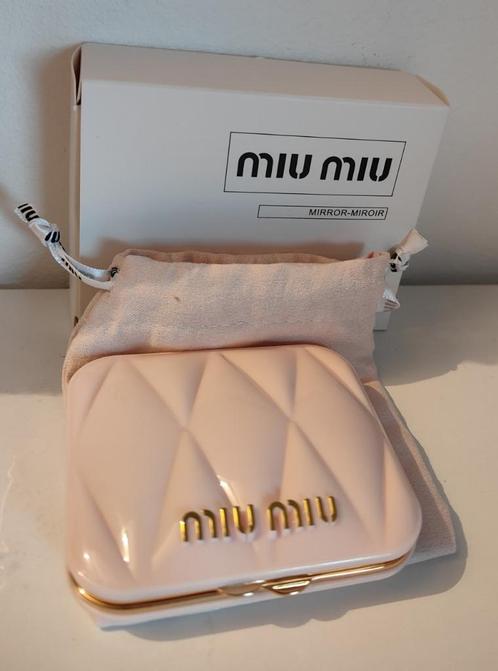 Miu Miu spiegel licht roze, Sieraden, Tassen en Uiterlijk, Uiterlijk | Haarverzorging, Nieuw, Overige typen, Ophalen of Verzenden