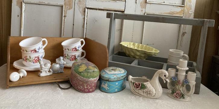 Brocante gereedschapsbak - blikjes - kandelaar - eendje, Antiek en Kunst, Curiosa en Brocante, Ophalen of Verzenden