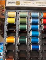 Deut naaigaren incl kast en 62 klosjes, Hobby en Vrije tijd, Naaien en Fournituren, Ophalen of Verzenden, Nieuw, Garen of Naald(en)