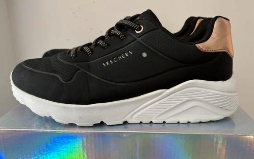 Skechers Uno Lite maat 37, Kleding | Dames, Schoenen, Zo goed als nieuw, Sneakers of Gympen, Zwart, Ophalen of Verzenden
