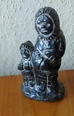 Handgesneden beeldje Inuit moeder en kind. Al Wolf, Verzamelen, Beelden en Beeldjes, Zo goed als nieuw, Mens, Ophalen