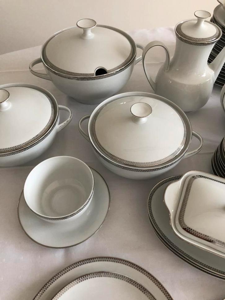 Prachtig Porselijn servies.: Diner en ontbijt!!!, Antiek en Kunst, Antiek | Porselein, Ophalen of Verzenden