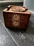 Handgemaakte houten onderzetters met houtsnijwerk., Ophalen of Verzenden