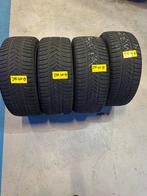 235-40-19 WINTERBANDEN PIRELLI MERK 5MM PROFIEL ONGEVEER, Auto-onderdelen, Banden en Velgen, 19 inch, Gebruikt, 235 mm, Band(en)