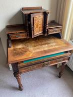 Antiek damesbureau, Ophalen