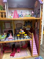 Poppenhuis met toebehoren en poppetjes, Verzamelen, Poppenhuizen en Toebehoren, Ophalen, Poppenhuis