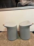 2 IZGS Artifort Lilla Lila poef kruk stoel lichtgrijs, Ophalen of Verzenden, Zo goed als nieuw, Nvt, Nvt