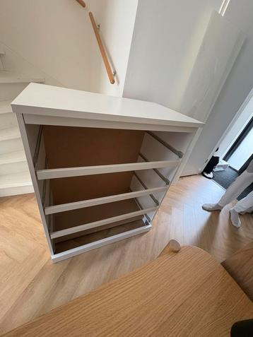 Ikea kast, niet compleet. 3 lades alleen