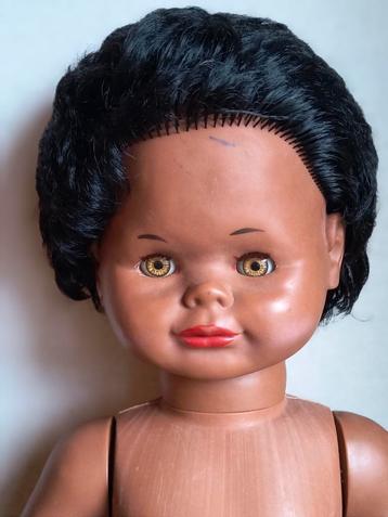 Retro meisjes pop afro bruin 70 cm gemerkt in de nek  beschikbaar voor biedingen