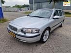 Volvo V70 2.3 T-5 Geartr. C.L MINDERVALIDE, Nieuwe Apk, Nap, Auto's, Zwart, 1574 kg, Stationwagon, 92 €/maand