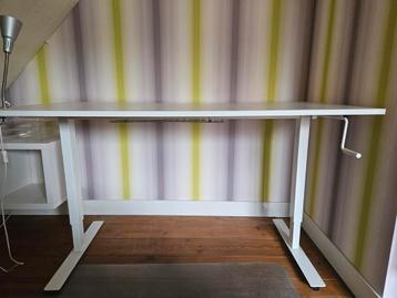 IKEA Zit-Sta Bureau - In Hoogte Verstelbaar beschikbaar voor biedingen