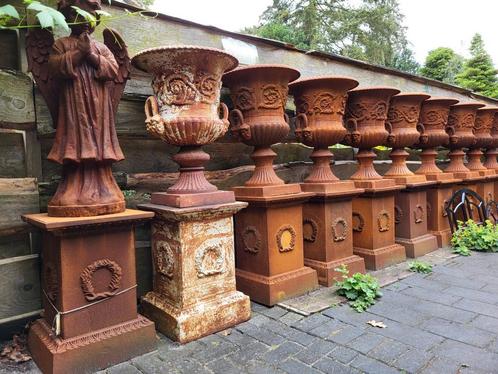 Gietijzeren tuinvazen tuinvaas bloempot bloembak op sokkel, Tuin en Terras, Tuinvazen, Nieuw, Ophalen