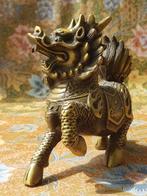 Prachtig oud Oosters brons beeld van een Foo dog 15 cm.