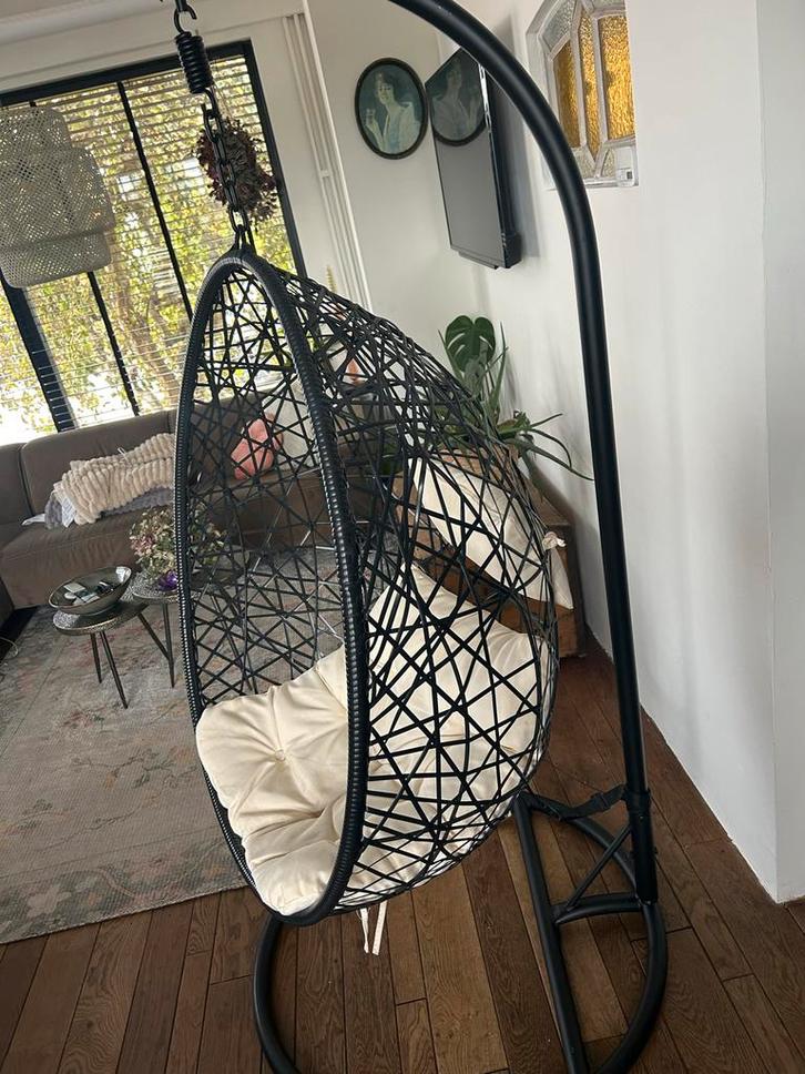 Mooie Hangstoel, Tuin en Terras, Tuinstoelen, Zo goed als nieuw, Wicker, Ophalen