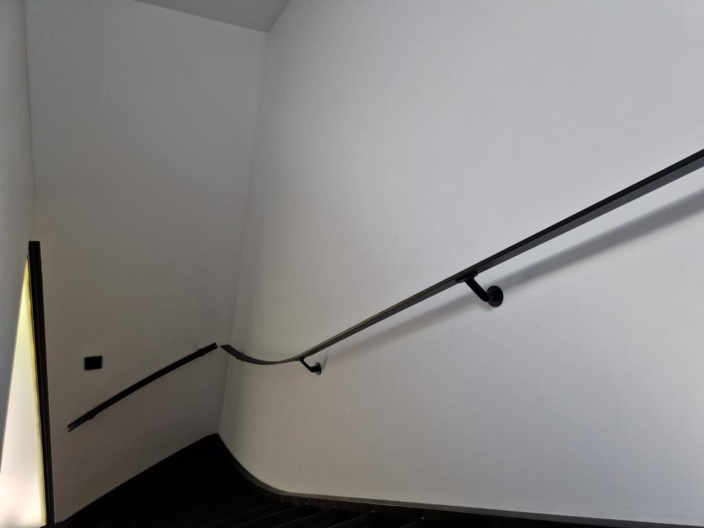 Nieuwe trapleuning 50x10, 234 lang, Ophalen, Nieuw, 2 tot 4 meter