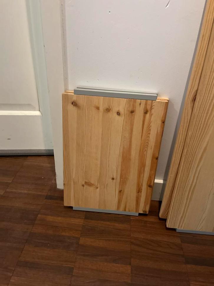 2x IKEA Ivar kastplanken - Grenen, Huis en Inrichting, Kasten | Boekenkasten, Zo goed als nieuw, 50 tot 100 cm, Minder dan 100 cm
