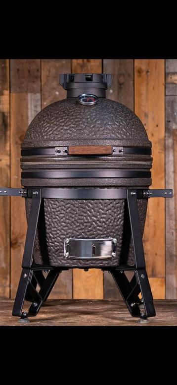 the bastard urban compact kamado bbq outdoor cooking nieuw  beschikbaar voor biedingen