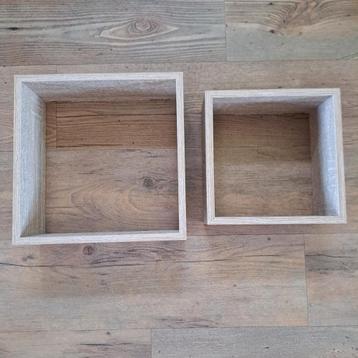 2 Wandkubussen - Decoratie beschikbaar voor biedingen