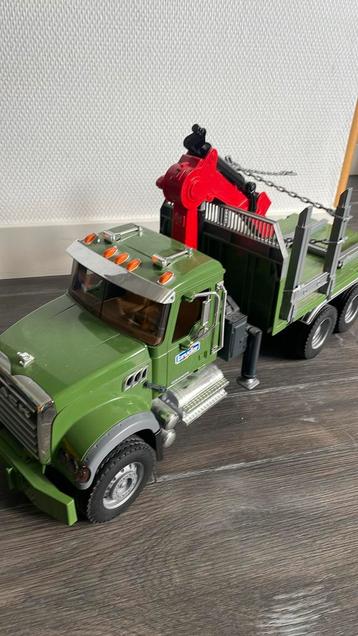 Bruder groene vrachtwagen beschikbaar voor biedingen