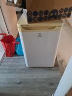 Gratis Indesit Koelkast - Ophalen!, Ophalen of Verzenden, Minder dan 75 liter, Energieklasse A of zuiniger, Zonder vriesvak
