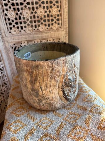 Bloempot of decoratie tafeltje ‘boomstam look’ beschikbaar voor biedingen